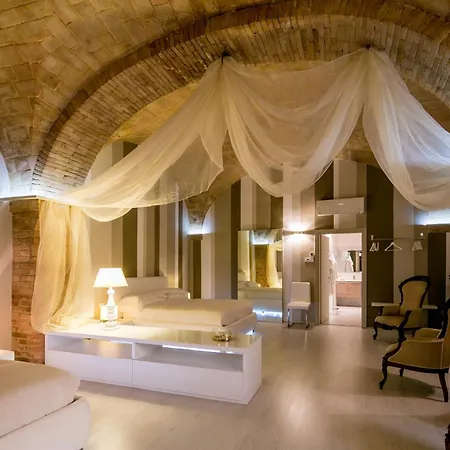 Hotel Degli Affreschi 3*