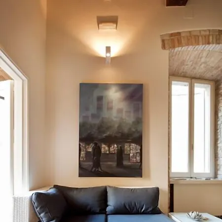 Degli Affreschi Szálloda 3*