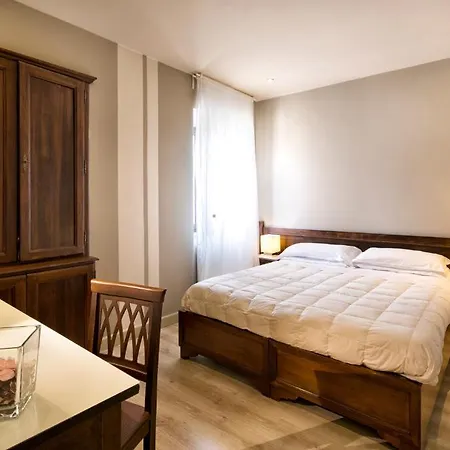 Degli Affreschi 호텔 몬테팔코