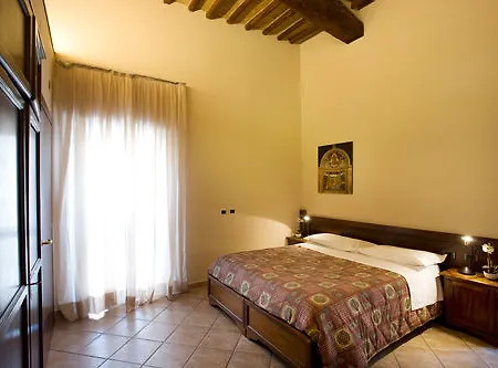 Degli Affreschi Hotel 3*
