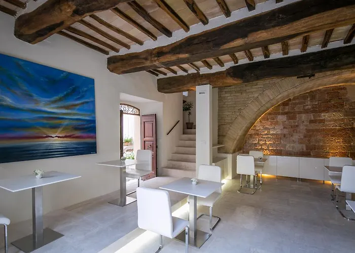 Degli Affreschi Hotel