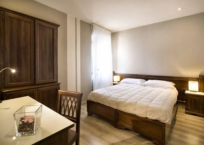 Degli Affreschi Hotel 3*