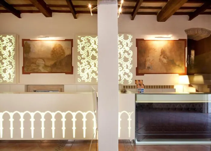 Hotel Degli Affreschi 3*