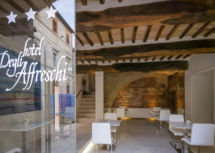 Degli Affreschi Hotel 3*