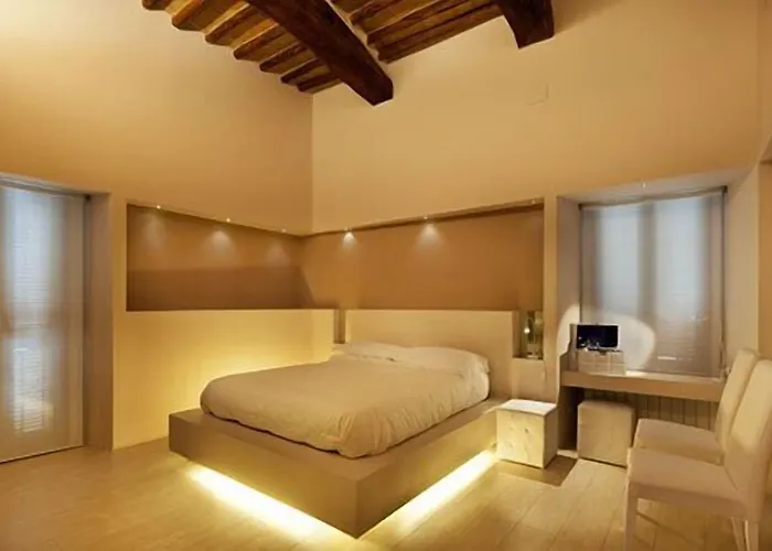 Degli Affreschi Hotel 3*