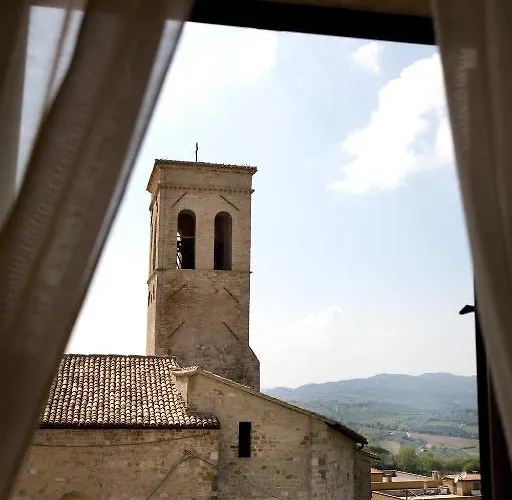 Hotel Degli Affreschi 3*