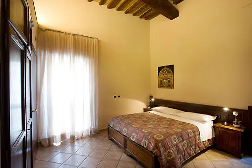 Degli Affreschi Hotel 3*